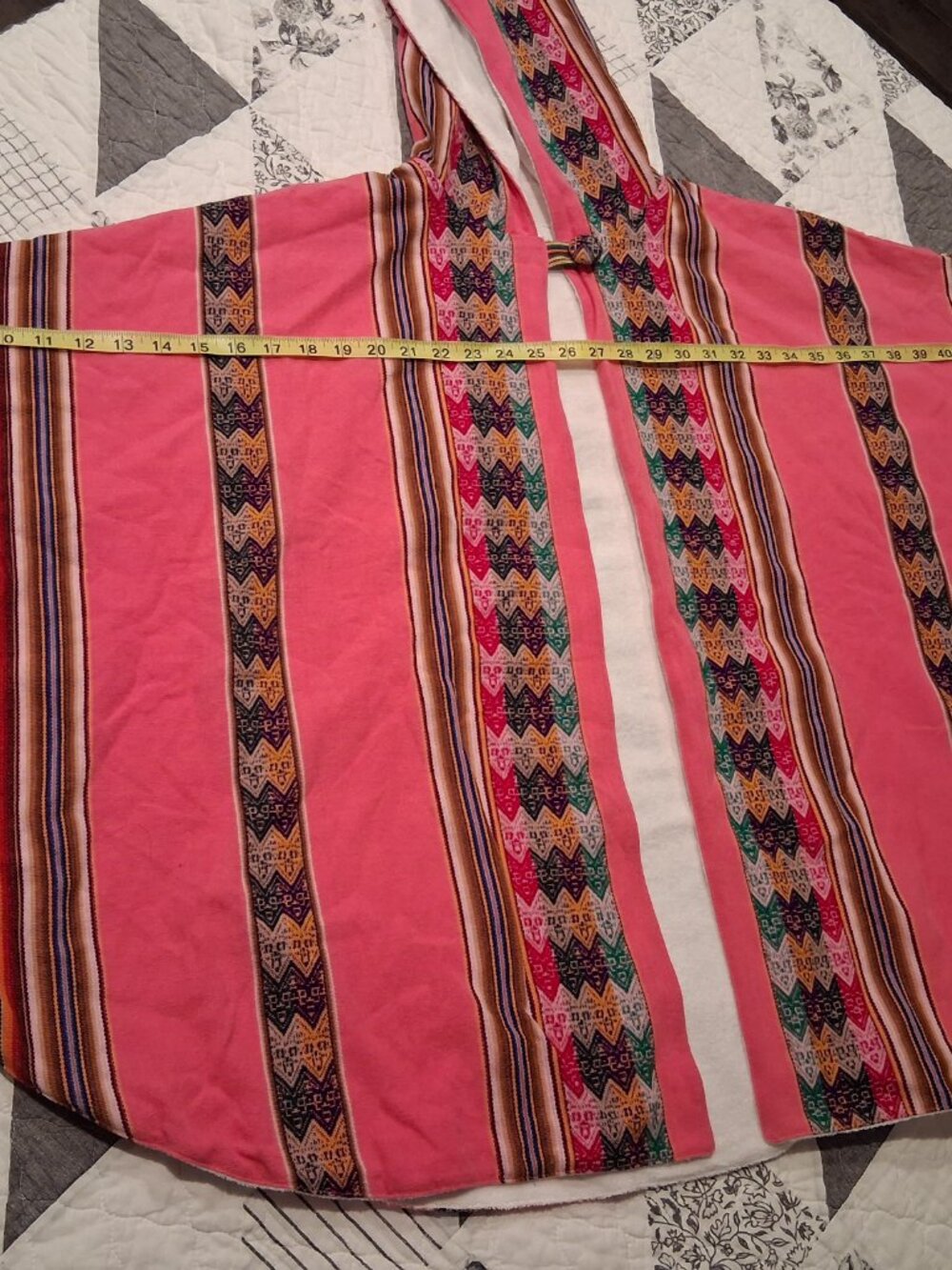 Pitusa Peruvian-style Hooded Poncho - Picture 8 of 9